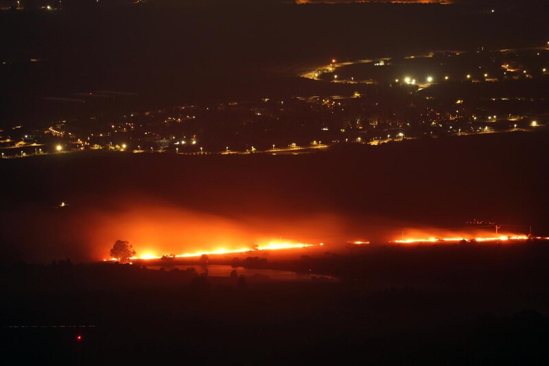 Un incendio forestal arrasa una zona rural