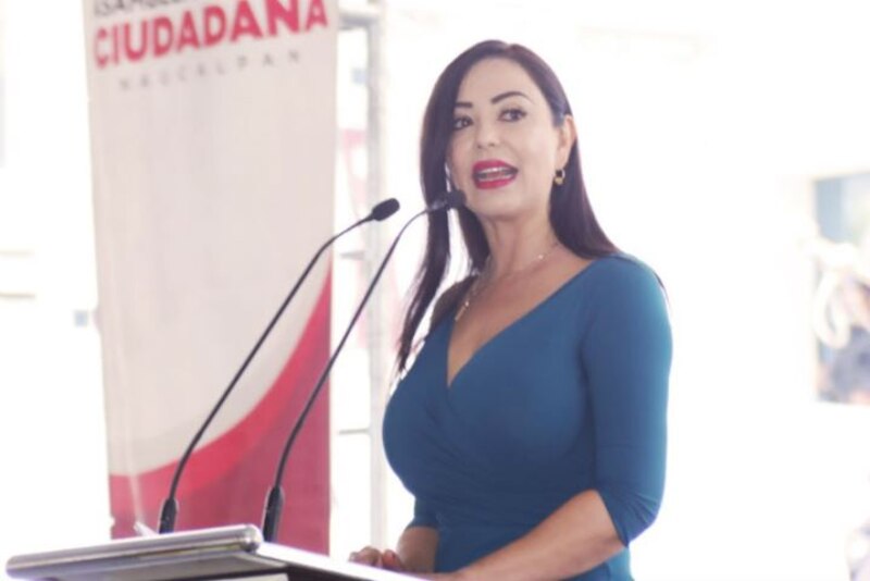 La política española Inés Arrimadas da un discurso