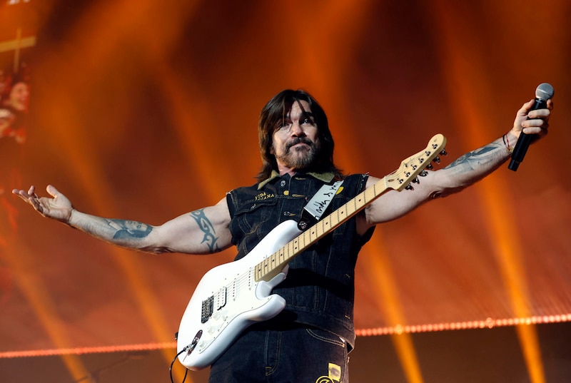 El rockero Fito Páez ofreció un concierto en el estadio de River Plate.