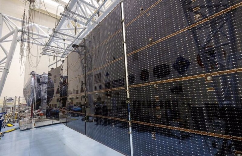 Paneles solares del satélite SES-17