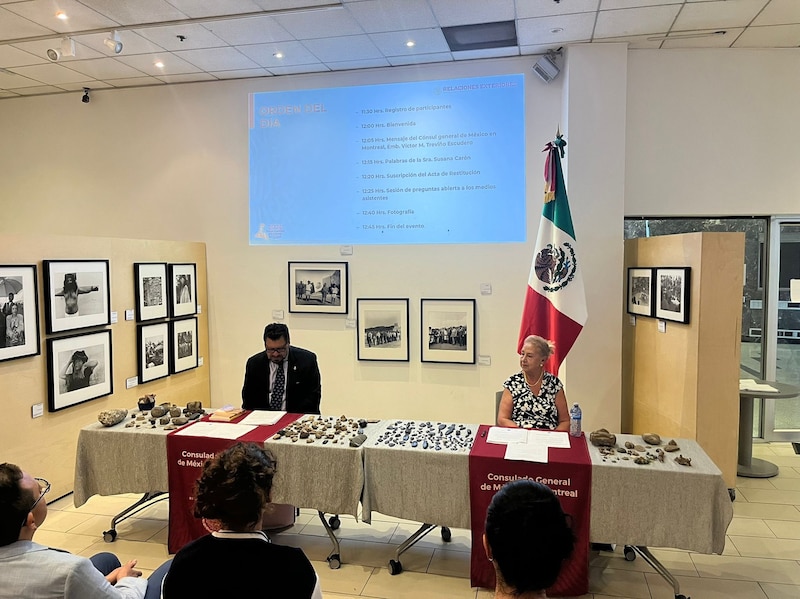 Entrega de bienes arqueológicos al Cónsul General de México en Montreal