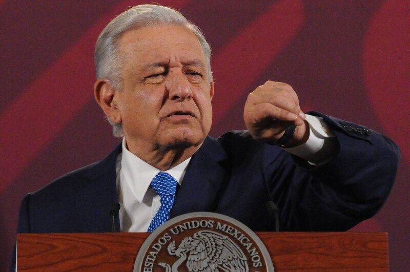 El presidente López Obrador da un discurso.