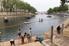 Tras más de cien años, París reabre las aguas del río Sena para bañistas