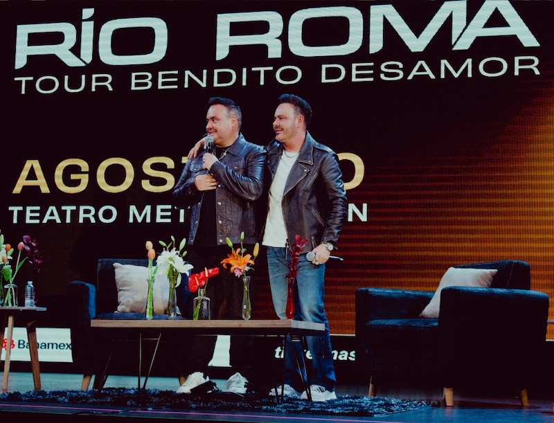El dúo Río Roma durante la conferencia de prensa en el Teatro Metropólitan