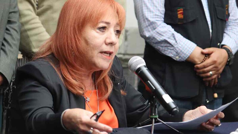 La senadora Lilly Téllez llama a AMLO "el rey del cash"