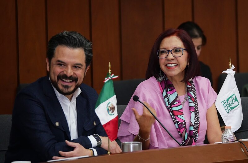 El Presidente de México, Andrés Manuel López Obrador, y la Secretaria de Salud, Mercedes Juan López, durante una conferencia de prensa.