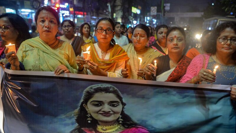 Mujeres protestan contra la violencia de género en la India
