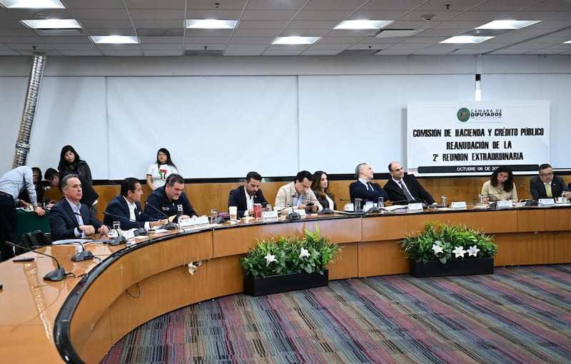 La Comisión de Hacienda aprobó el dictamen a la iniciativa de reforma a la Ley General de Aduanas.