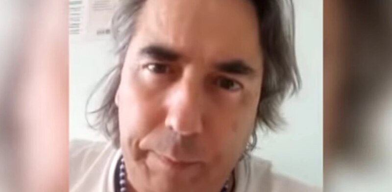 El cantante argentino Fito Páez anunció que se contagió de coronavirus
