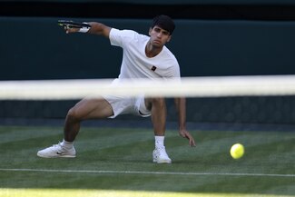 Carlos Alcaraz inicia Wimbledon con partido sufrido ante Fabio Fognini