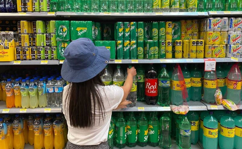 Bebidas gaseosas en un supermercado