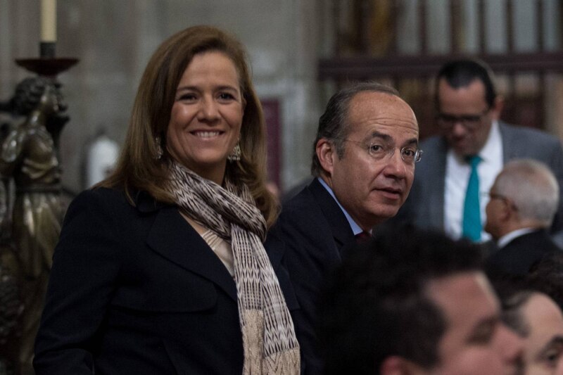 AMLO y Beatriz Gutiérrez Müller asisten a la ceremonia del Grito de Independencia