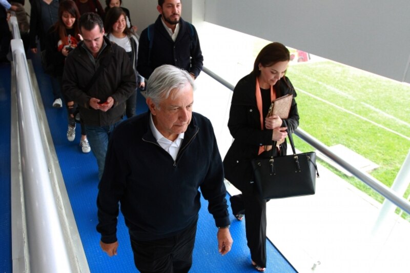 El presidente Enrique Peña Nieto y su esposa Angélica Rivera en un evento público.