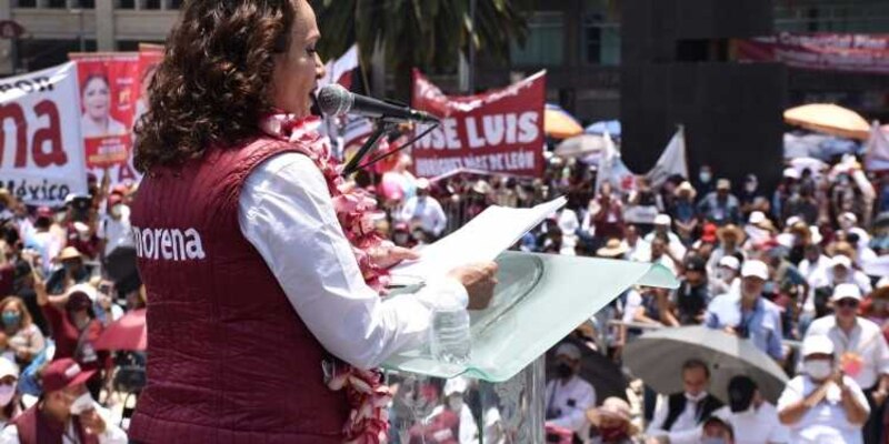 La Jefa de Gobierno de la Ciudad de México, Claudia Sheinbaum, encabeza el mitin del 1 de mayo en el Zócalo de la Ciudad de México.