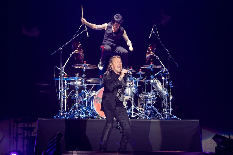 Fernando Olvera “Fher” y Alejandro González durante el concierto de la banda mexicana Maná presentando su gira  “México Lindo y Querido” en el Foro Sol, después de más de 5 años de no presentarse en tierra azteca.