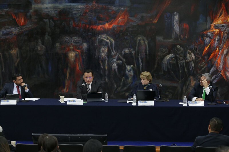 Mesa redonda sobre el futuro de la educación en México