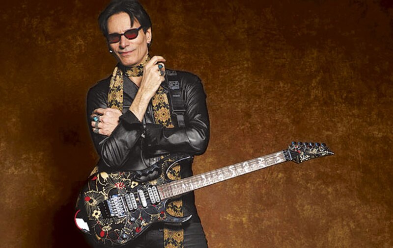 El guitarrista Steve Vai