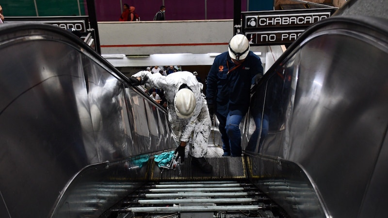 Escalera eléctrica en reparación