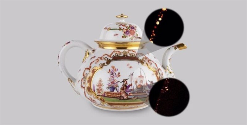 Tetera de porcelana con tapa