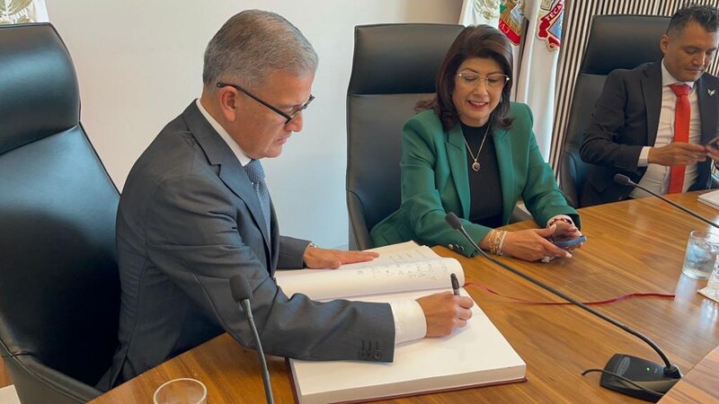 Firma de convenio entre el Ministerio de Educación y la Universidad de Costa Rica