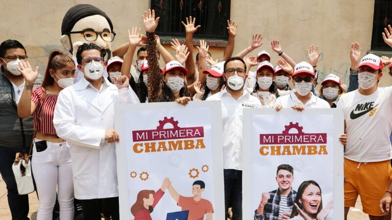 Jóvenes reciben su primera chamba