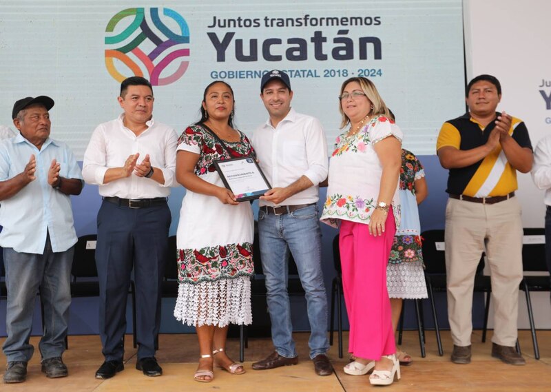 Entrega de reconocimientos a mujeres destacadas de Yucatán