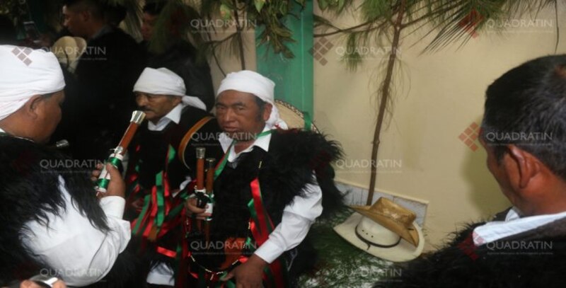 Los indígenas mazatecos celebran su fiesta patronal en honor a San Miguel Arcángel.