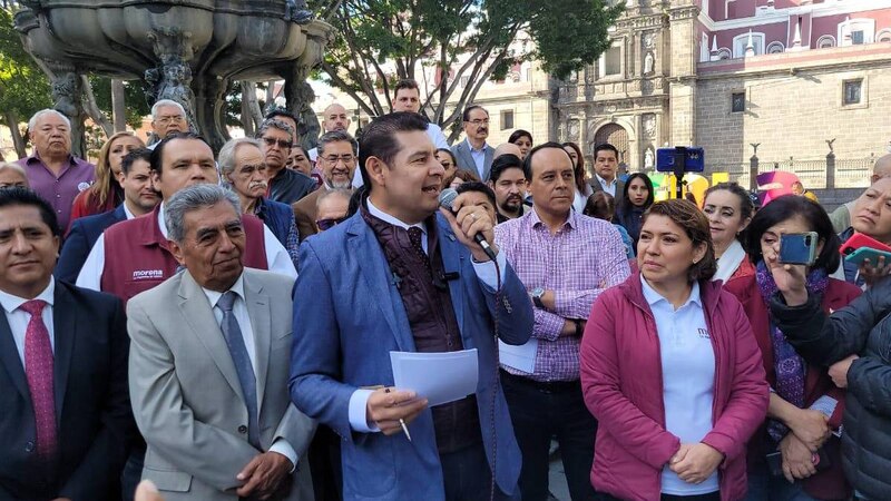 El presidente López Obrador encabeza la ceremonia del Grito de Independencia en el Zócalo de la Ciudad de México.
