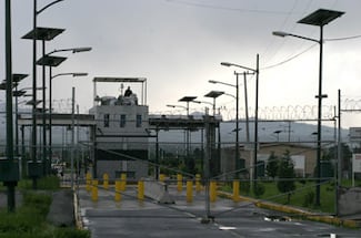 “Fui detenido bajo un amparo en revisión; se violan mis derechos humanos”, dice exrector de UAEM en carta pública