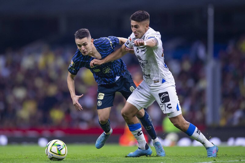 ¡Jugadores de fútbol en acción!