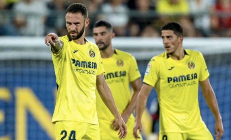 Villarreal celebra su victoria ante el Valencia
