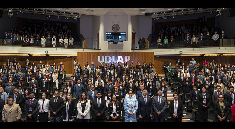 Graduados de la Universidad de las Américas Puebla (UDLAP)