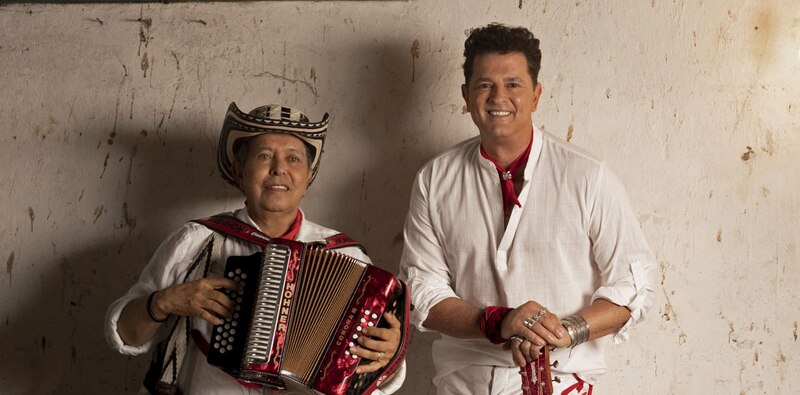 El vallenato es un género musical colombiano que se caracteriza por su ritmo alegre y bailable.