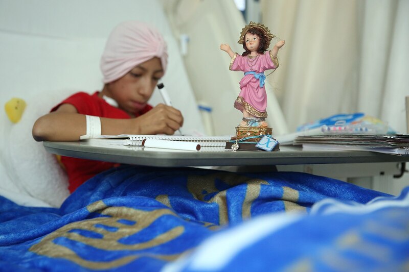 Niña con cáncer dibuja a la Virgen María
