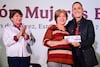 Más de 700 mil mexiquenses reciben apoyos para mujeres en el marco del Plan Oriente