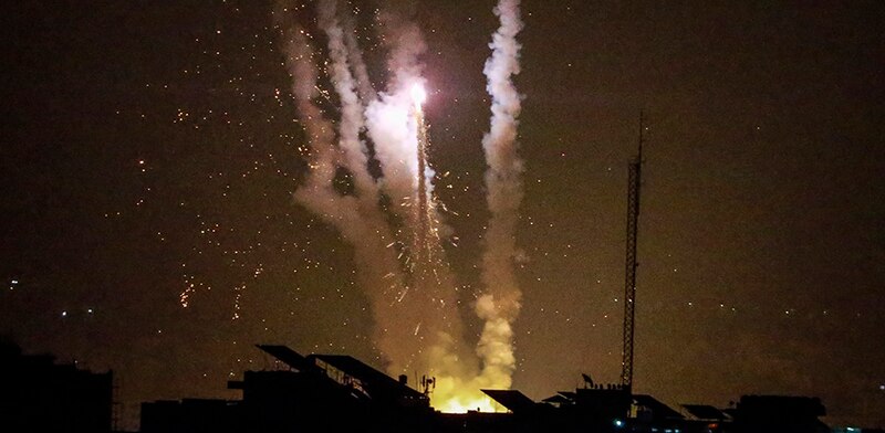 Cohete espacial despegando