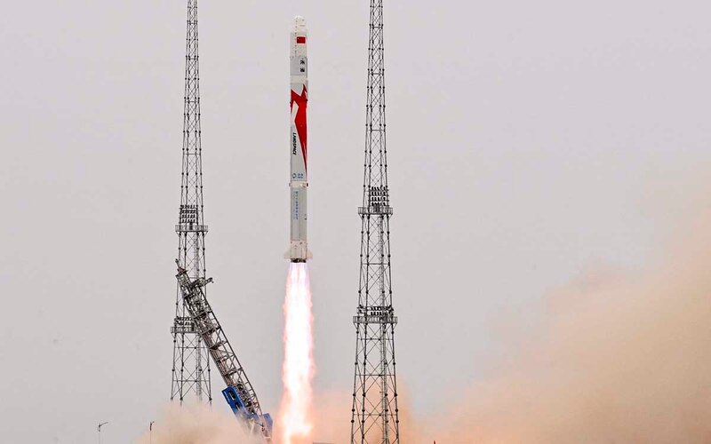 Lanzamiento de un cohete espacial