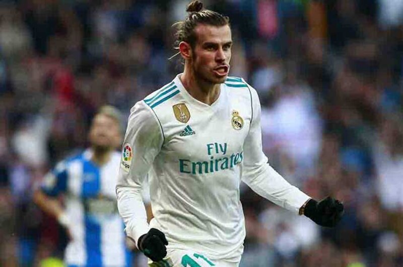 Gareth Bale, jugador del Real Madrid, celebra un gol en el Santiago Bernabéu.