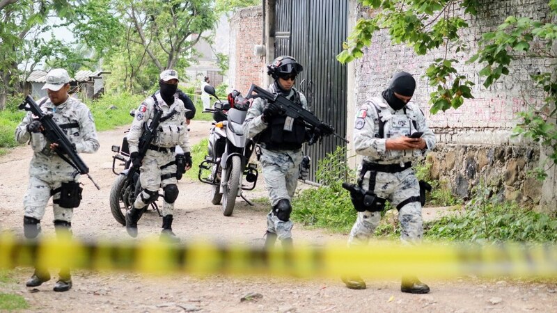 Operativo policial en una zona urbana
