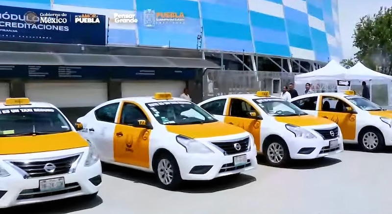 Fila de taxis de puebla