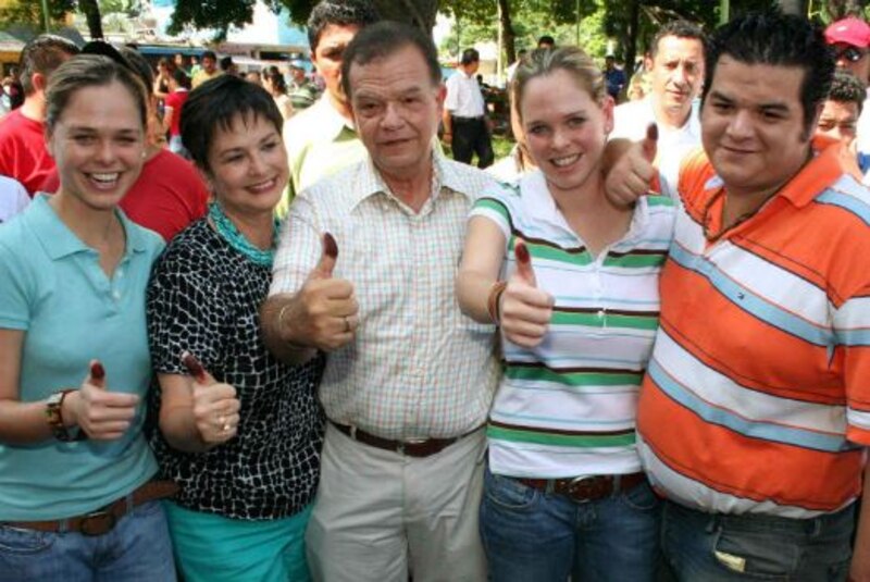 Candidatos presidenciales en campaña electoral