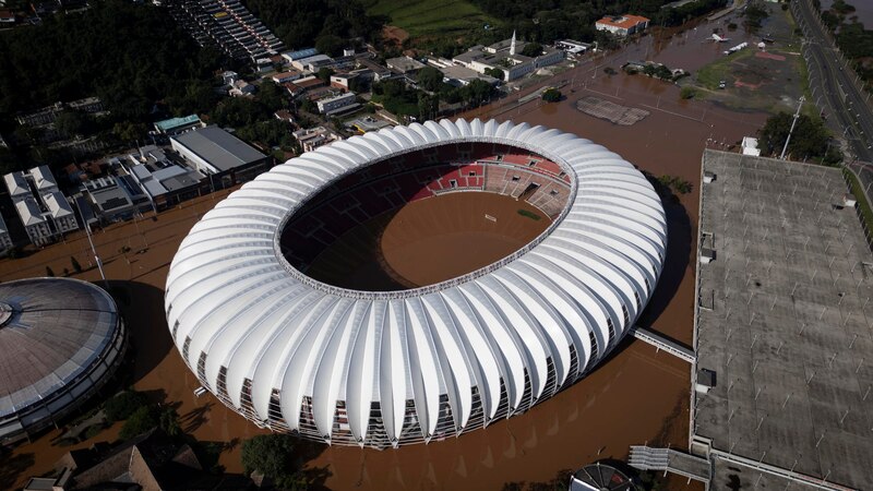 Estadio inundado