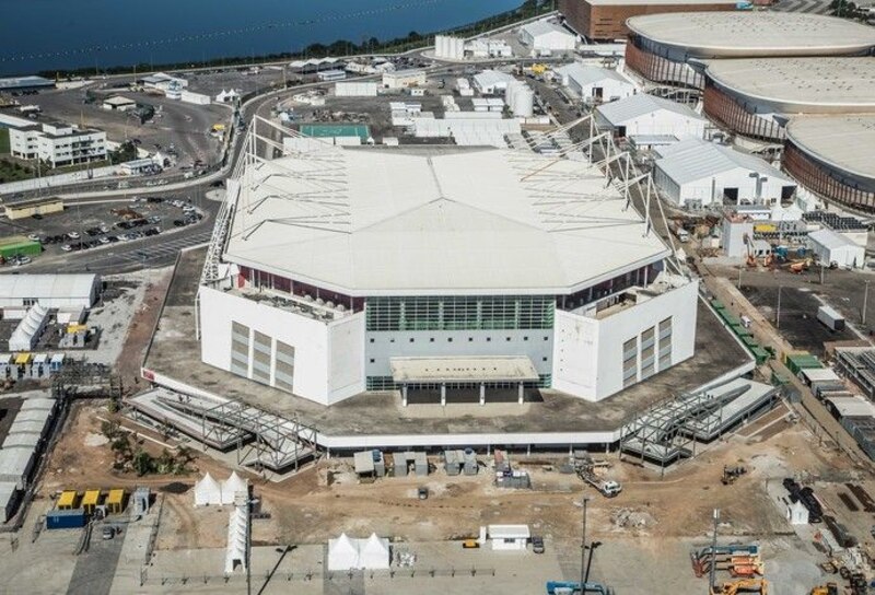 Construcción del nuevo estadio Arena da Baixada