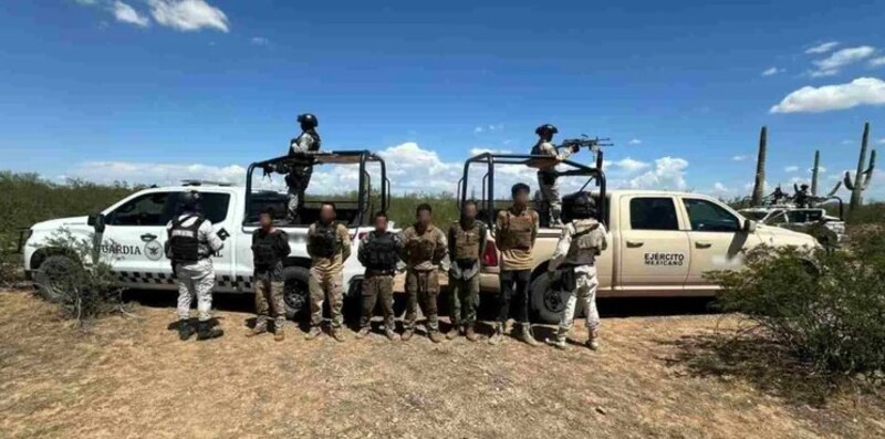 Detenidos migrantes en la frontera de México y Estados Unidos