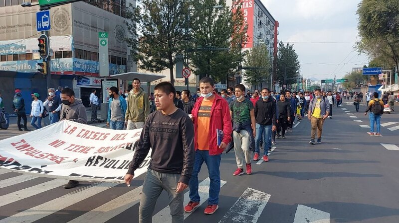 Estudiantes protestan contra el alza de impuestos en la Ciudad de México