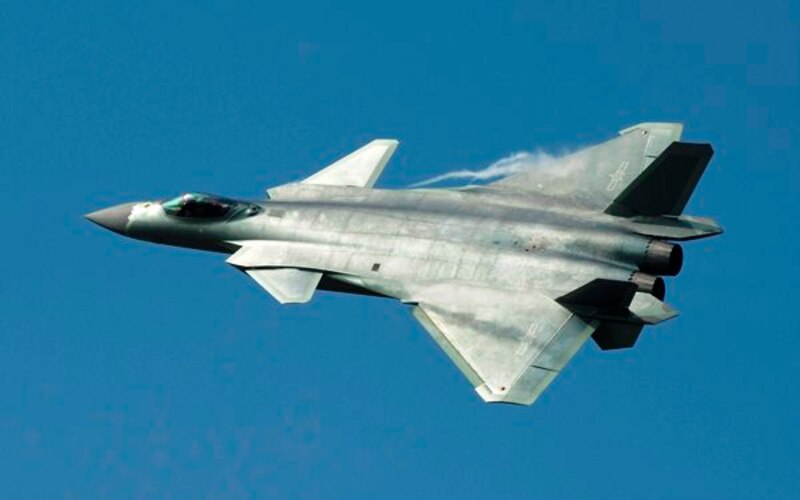 El caza furtivo J-20 de China realiza su primer vuelo