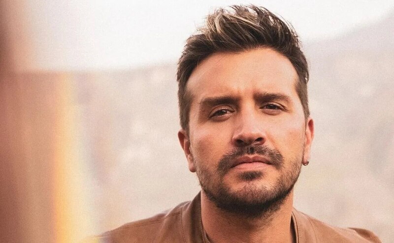 El cantante de música country, Sebastián Yatra, lanza su nuevo álbum.