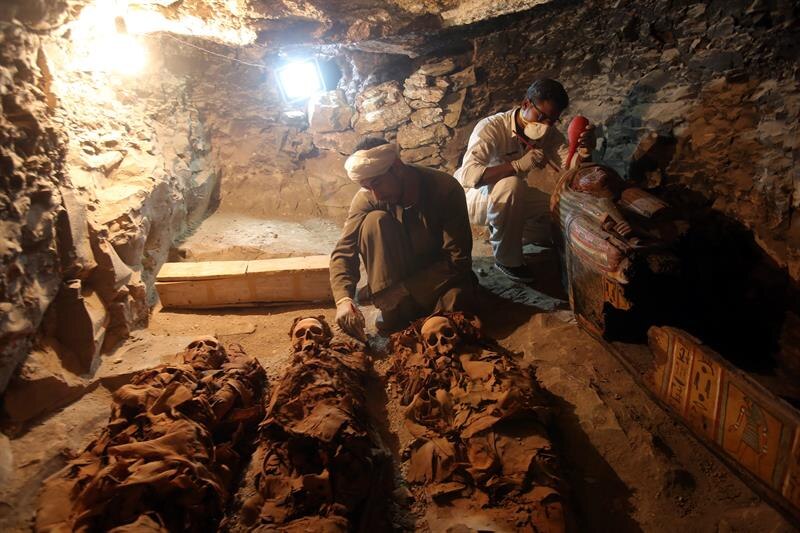 Descubren momias egipcias en tumba de 4.000 años de antigüedad