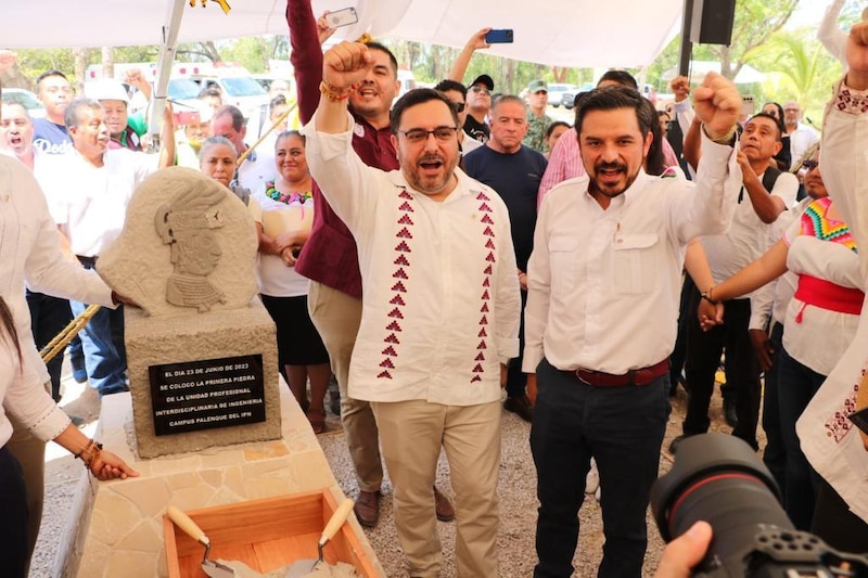 Colocación de la primera piedra de la Unidad Profesional Interdisciplinaria de Ingeniería del IPN en Palenque