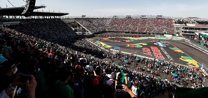 ¡Checo Pérez gana el Gran Premio de México!